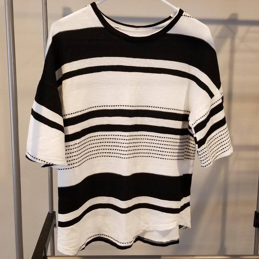 New Black and White Shirt (Size: M)